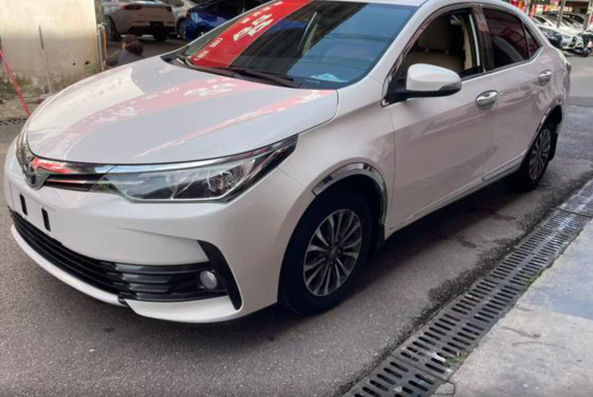 Toyota Corolla Secondary image