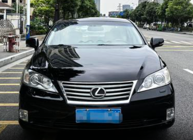 Lexus ES350 Main image