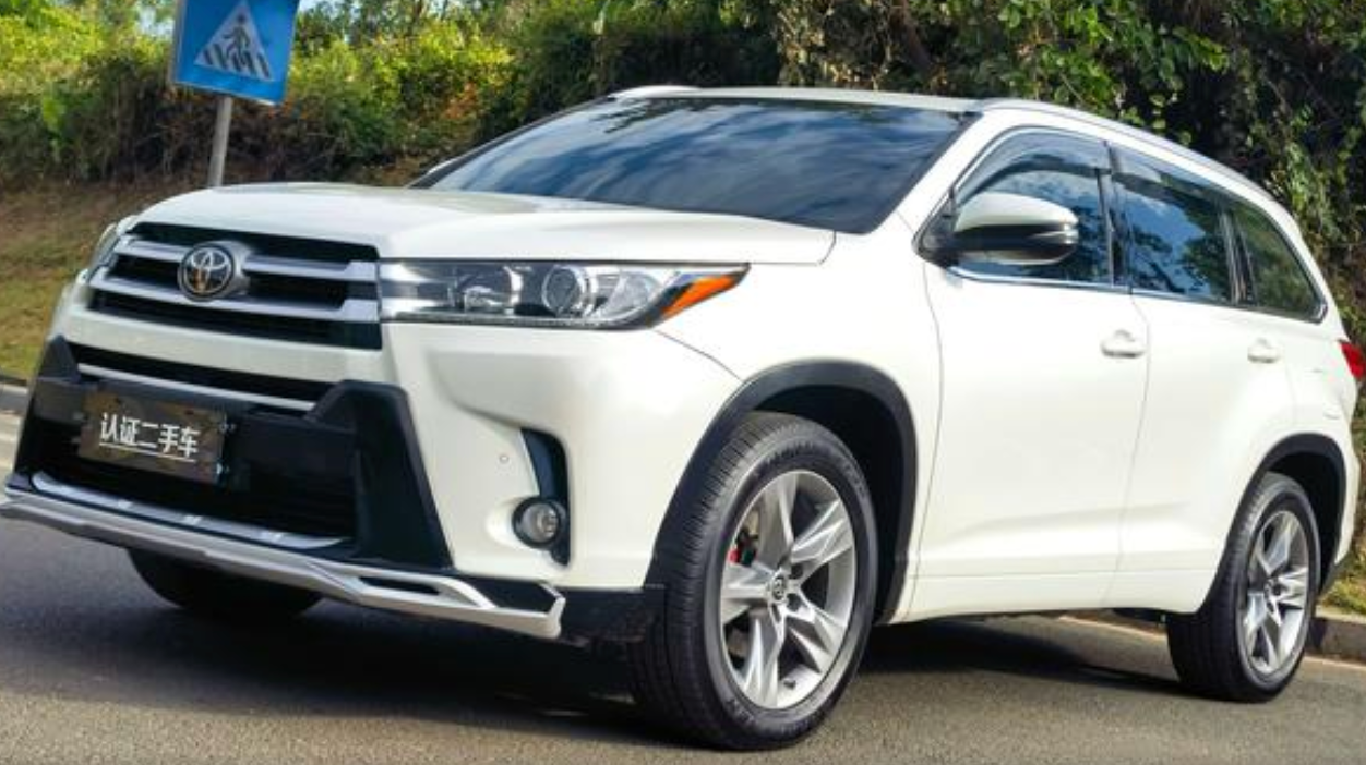 Toyota Highlander Secondary image