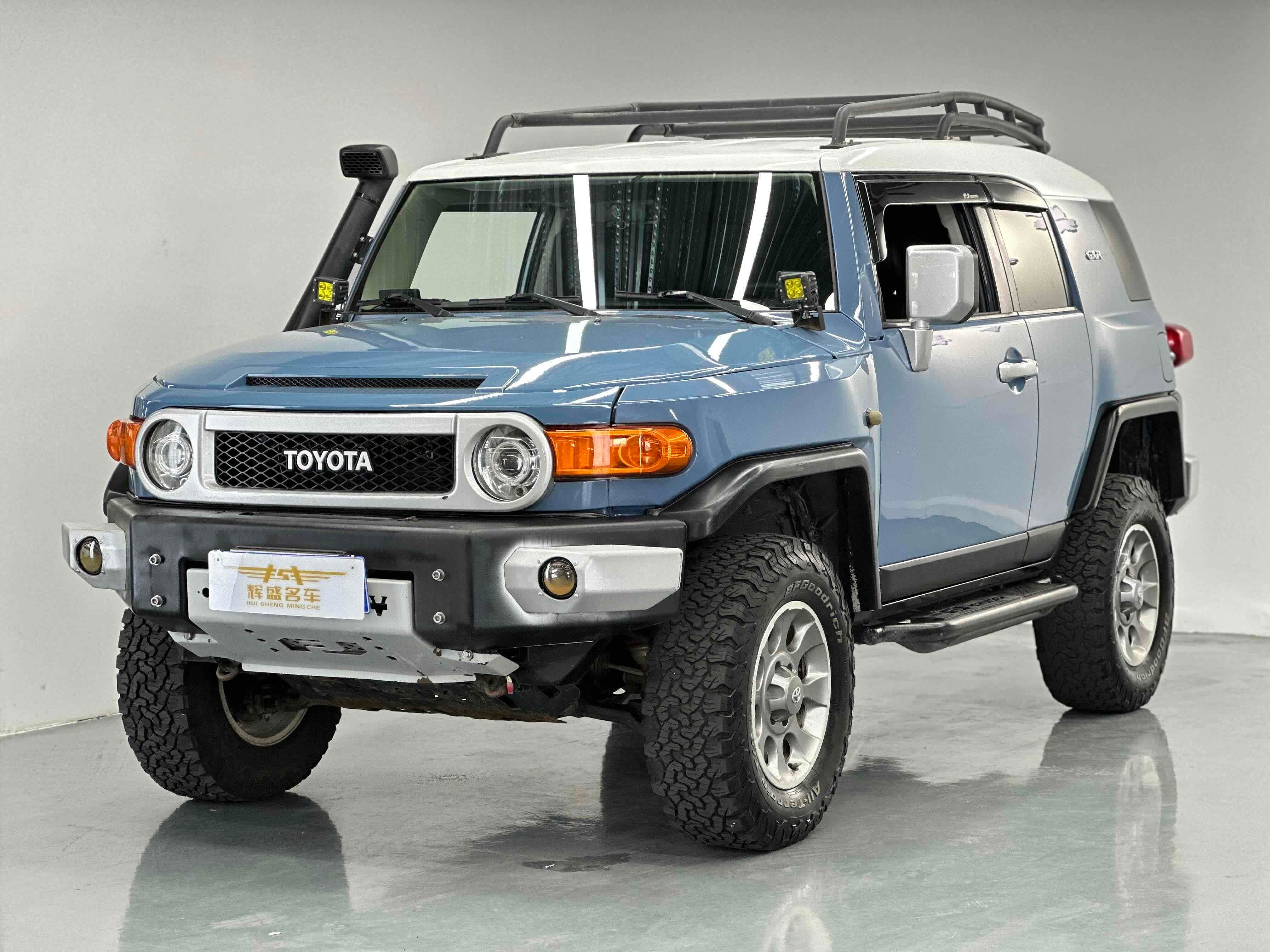Toyota FJ Cruiser Secondary image
