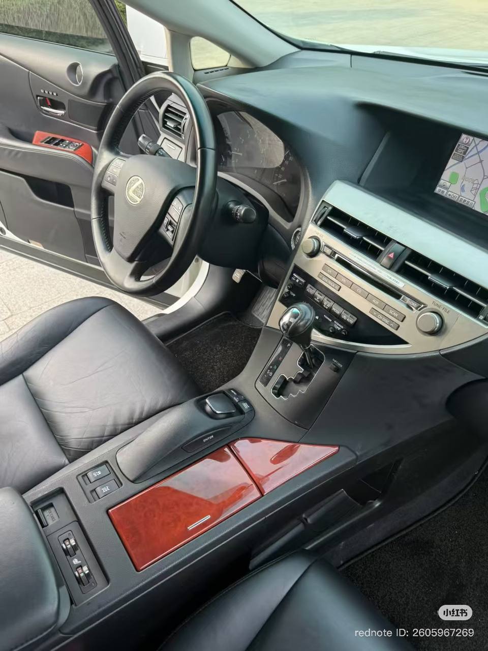 Lexus RX350 Secondary image